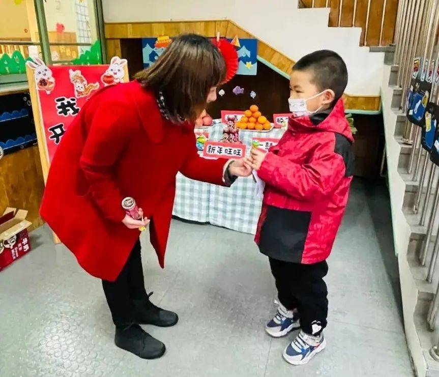 天安门举行升旗仪式苹果版:南京市玄武门幼儿园迎来开学-第6张图片-平心在线